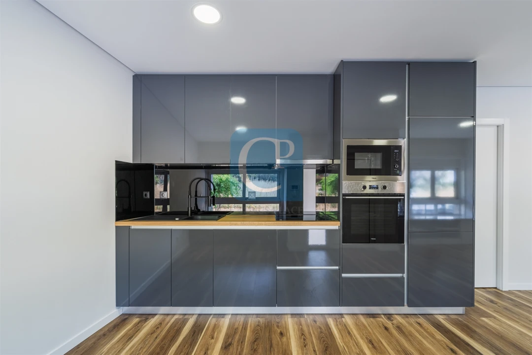 Apartamento T2 para Venda em Nogueira e Silva Escura Foto 1