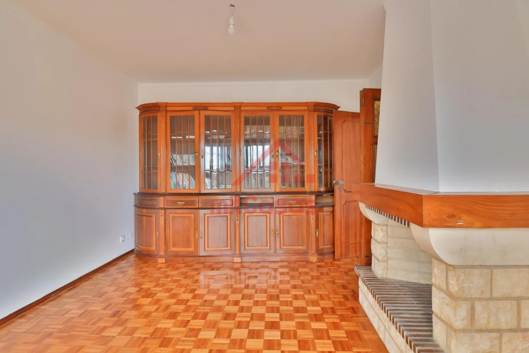 Moradia T11 para Venda em Atouguia da Baleia Foto 10