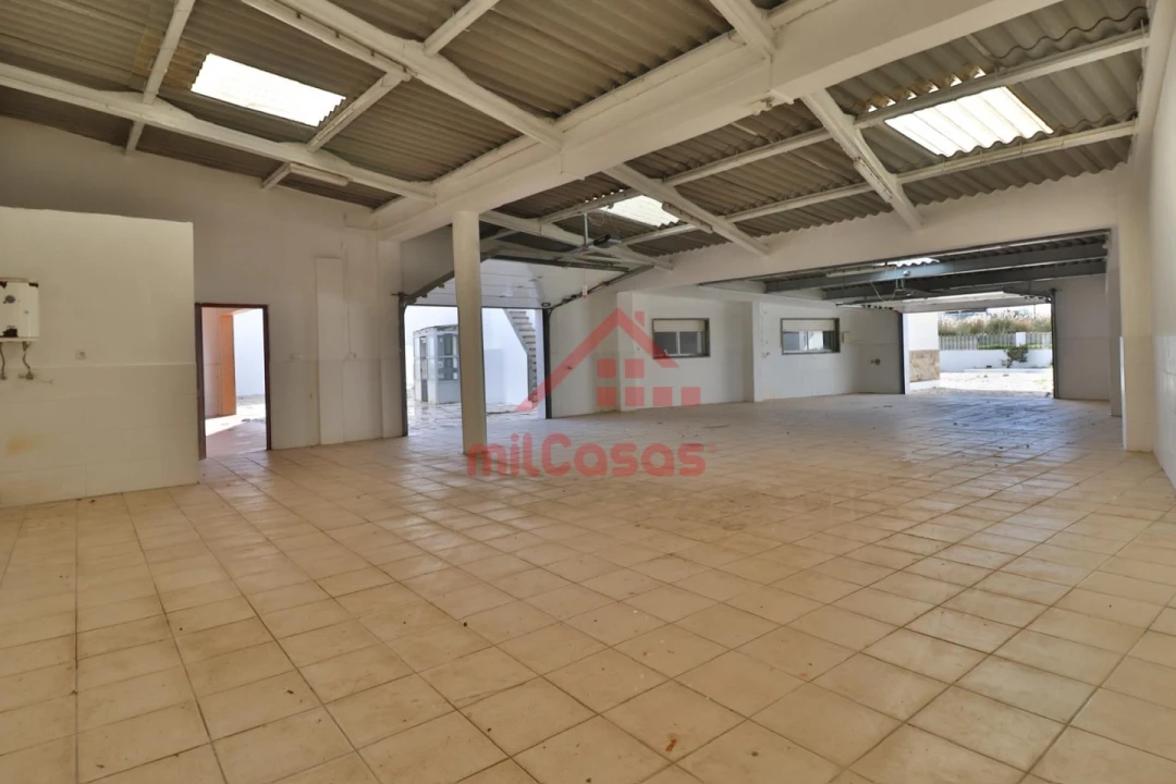 Moradia T11 para Venda em Atouguia da Baleia Foto 17