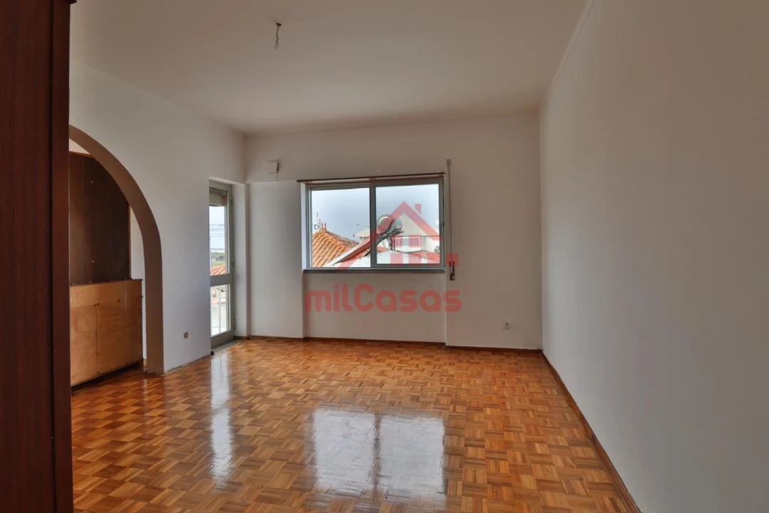 Moradia T11 para Venda em Atouguia da Baleia Foto 21