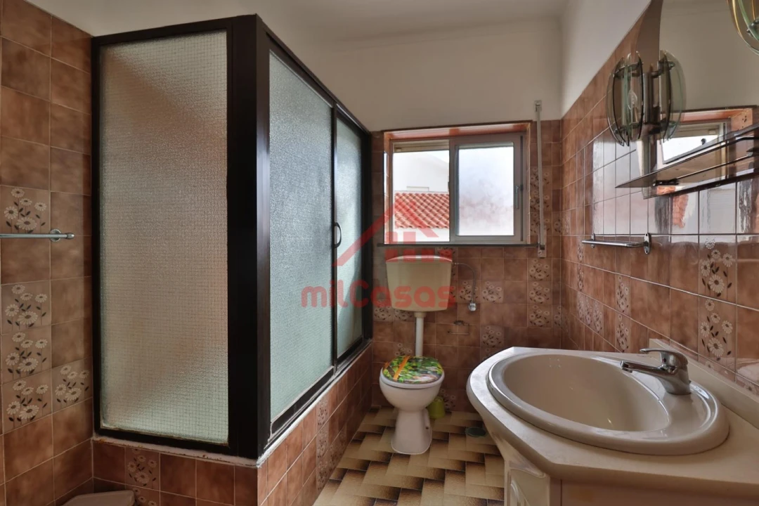 Moradia T11 para Venda em Atouguia da Baleia Foto 26