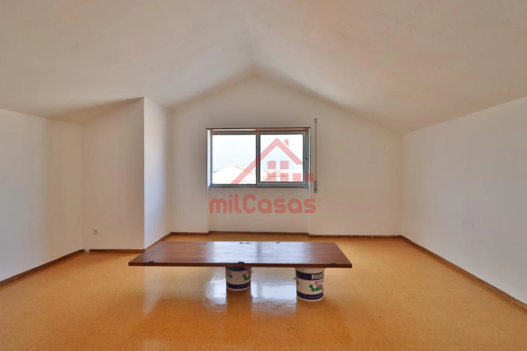 Moradia T11 para Venda em Atouguia da Baleia Foto 27