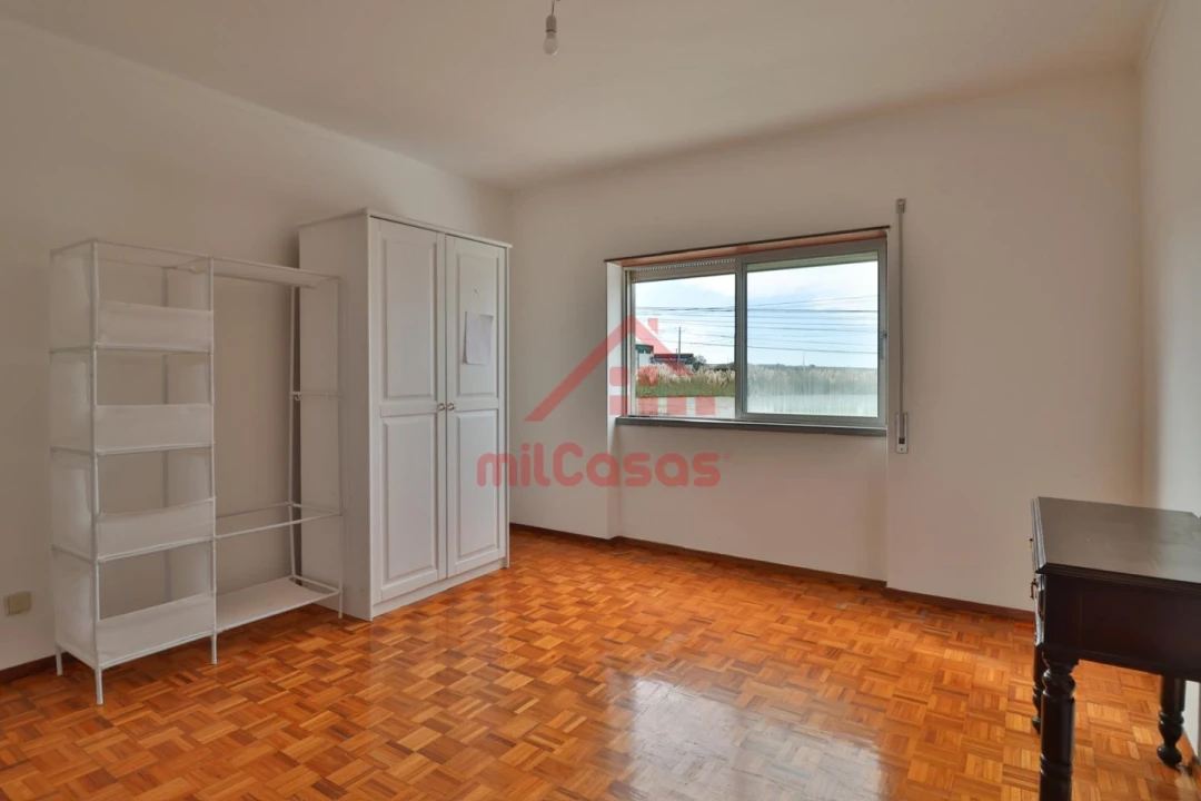 Moradia T11 para Venda em Atouguia da Baleia Foto 28