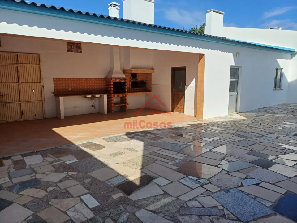 Moradia T11 para Venda em Atouguia da Baleia Foto 29