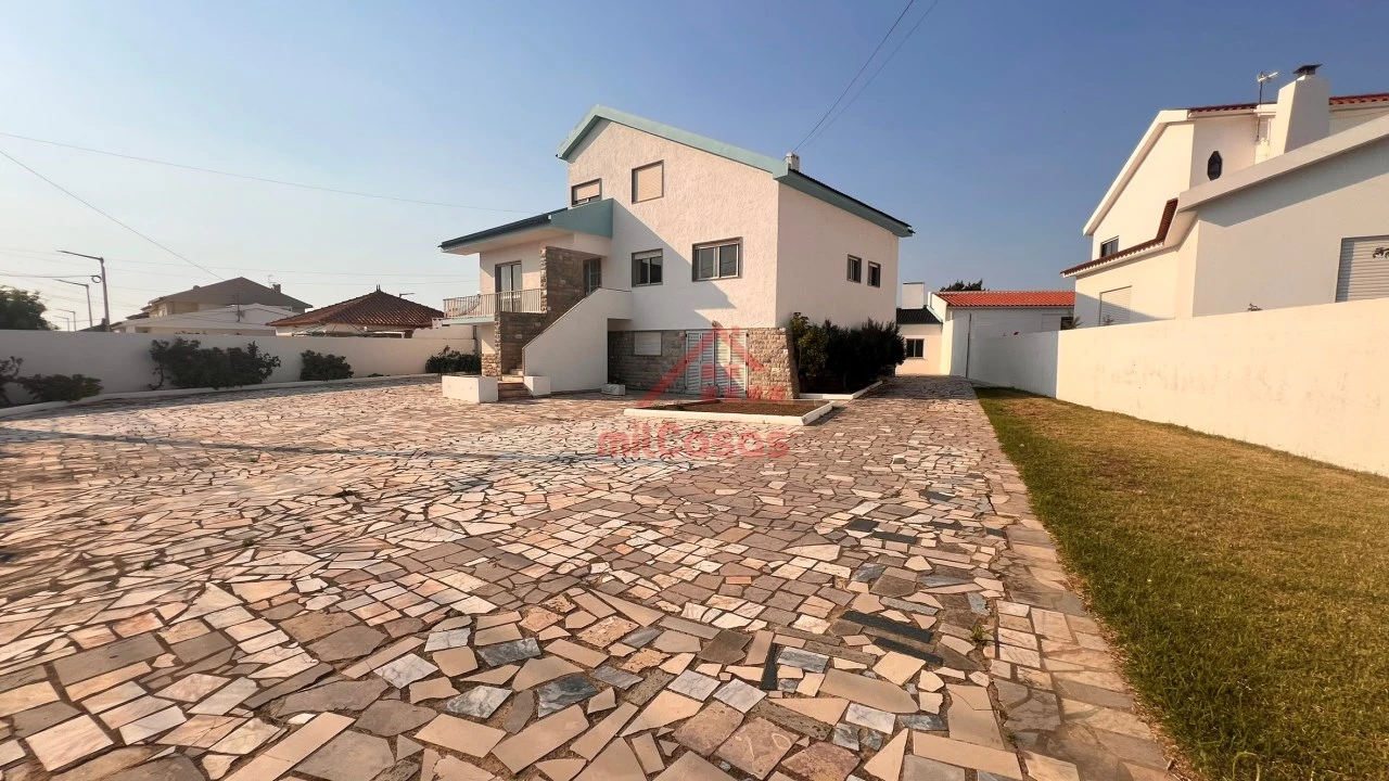 Moradia T11 para Venda em Atouguia da Baleia Foto 31