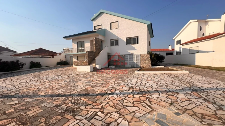 Moradia T11 para Venda em Atouguia da Baleia Foto 2