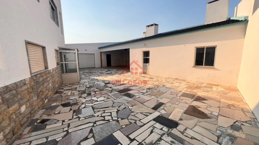 Moradia T11 para Venda em Atouguia da Baleia Foto 6