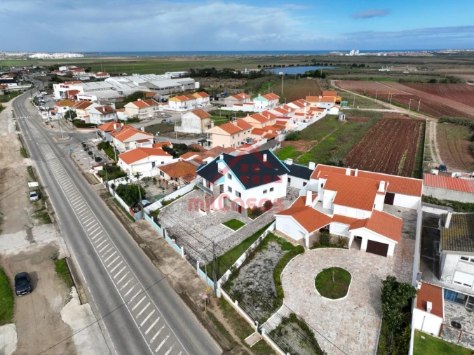 Moradia T11 para Venda em Atouguia da Baleia Foto 19