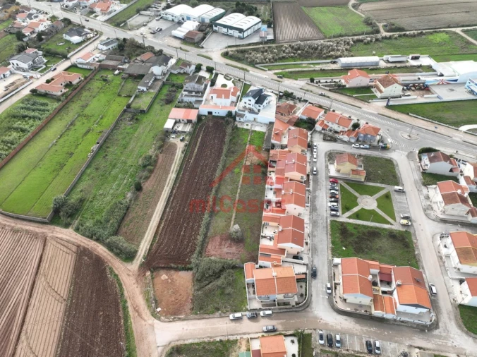 Moradia T11 para Venda em Atouguia da Baleia Foto 23