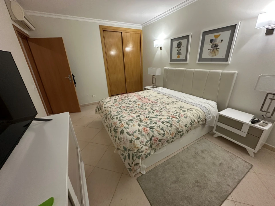 Apartamento T1 para Venda em Alvor Foto 7