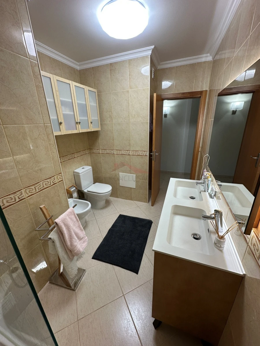 Apartamento T1 para Venda em Alvor Foto 8