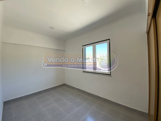 Moradia T5 para Venda em Branca Foto 9