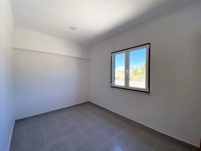 Moradia T5 para Venda em Branca Foto 8