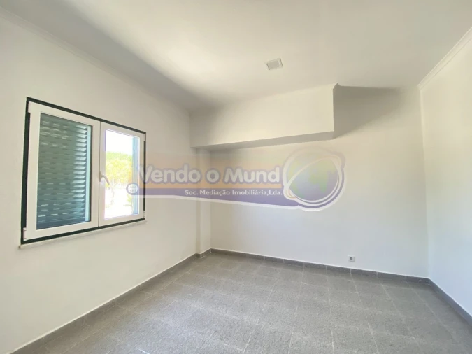 Moradia T5 para Venda em Branca Foto 10