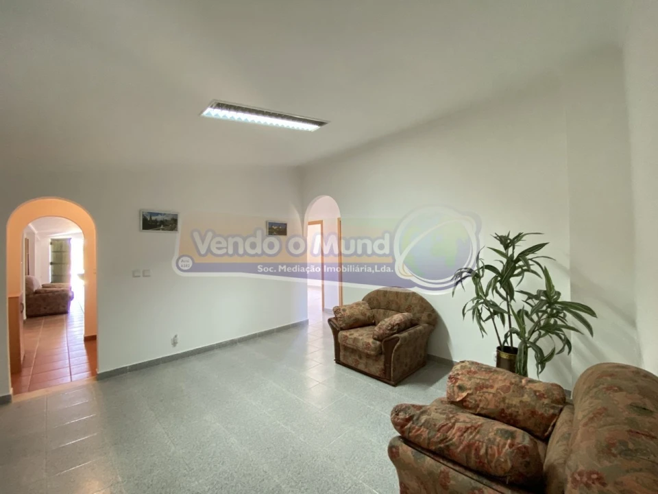 Moradia T5 para Venda em Branca Foto 5