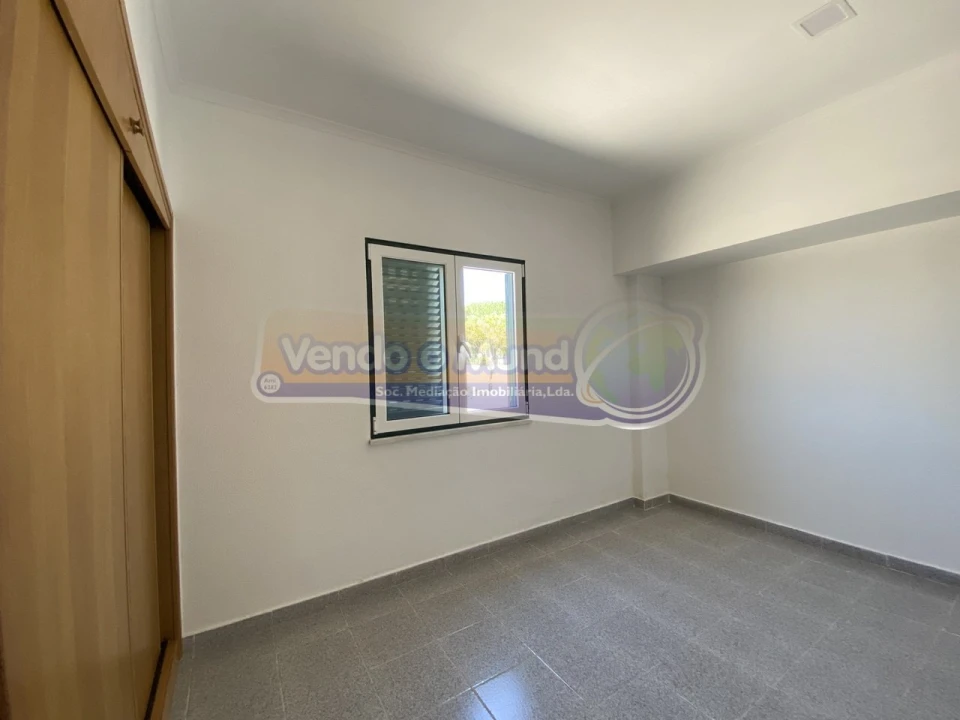 Moradia T5 para Venda em Branca Foto 11