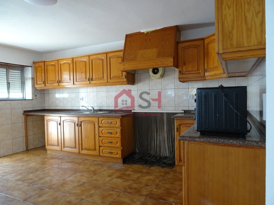 Moradia T9 para Venda em Atouguia da Baleia Foto 9