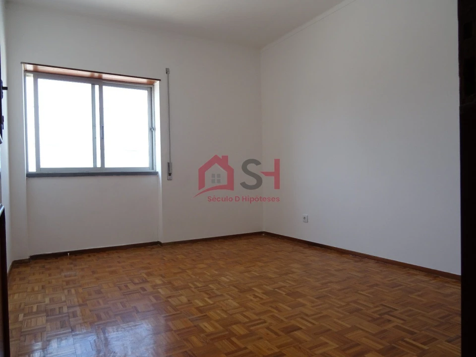 Moradia T9 para Venda em Atouguia da Baleia Foto 20