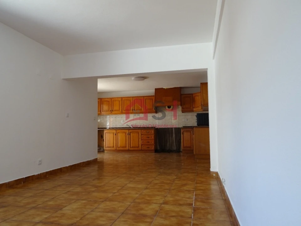 Moradia T9 para Venda em Atouguia da Baleia Foto 8