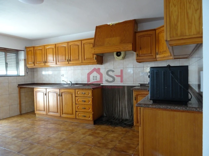 Moradia T9 para Venda em Atouguia da Baleia Foto 9