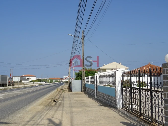 Moradia T9 para Venda em Atouguia da Baleia Foto 2