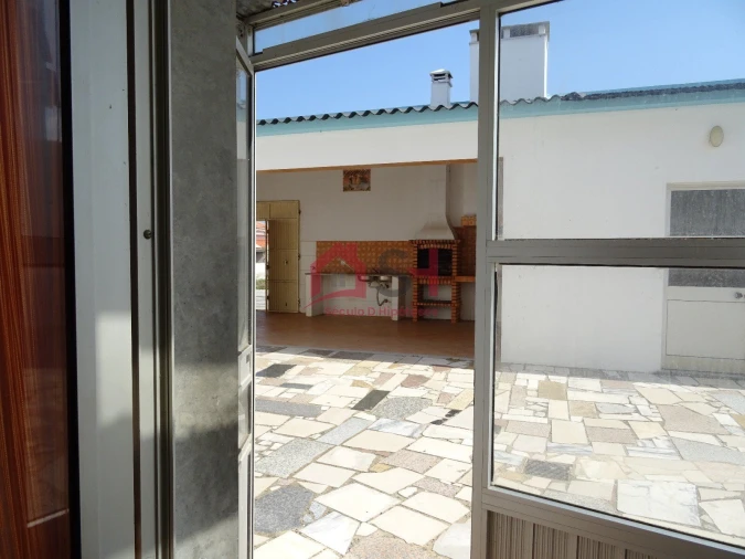 Moradia T9 para Venda em Atouguia da Baleia Foto 10