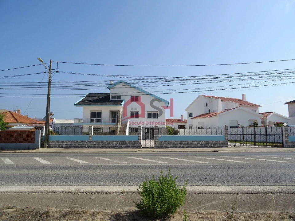 Moradia T9 para Venda em Atouguia da Baleia Foto 3