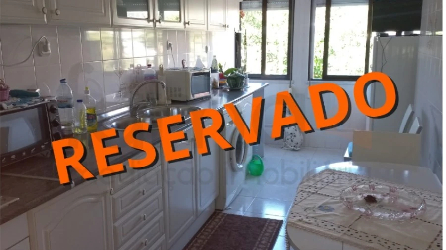 Apartamento T3 para Venda em Carcavelos e Parede