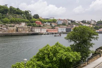 Apartamento T1 para Arrendamento em Santa Marinha e São Pedro da Afurada