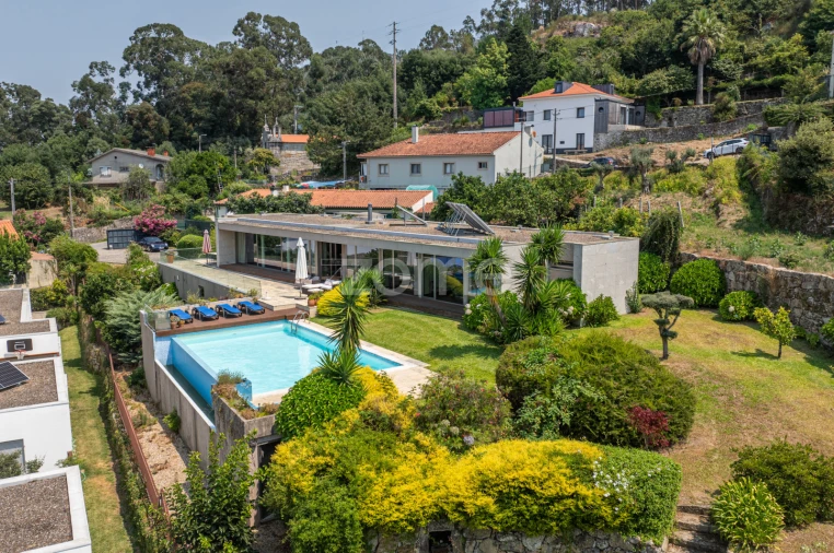 Moradia T5 para Venda em Lanhelas Foto 7