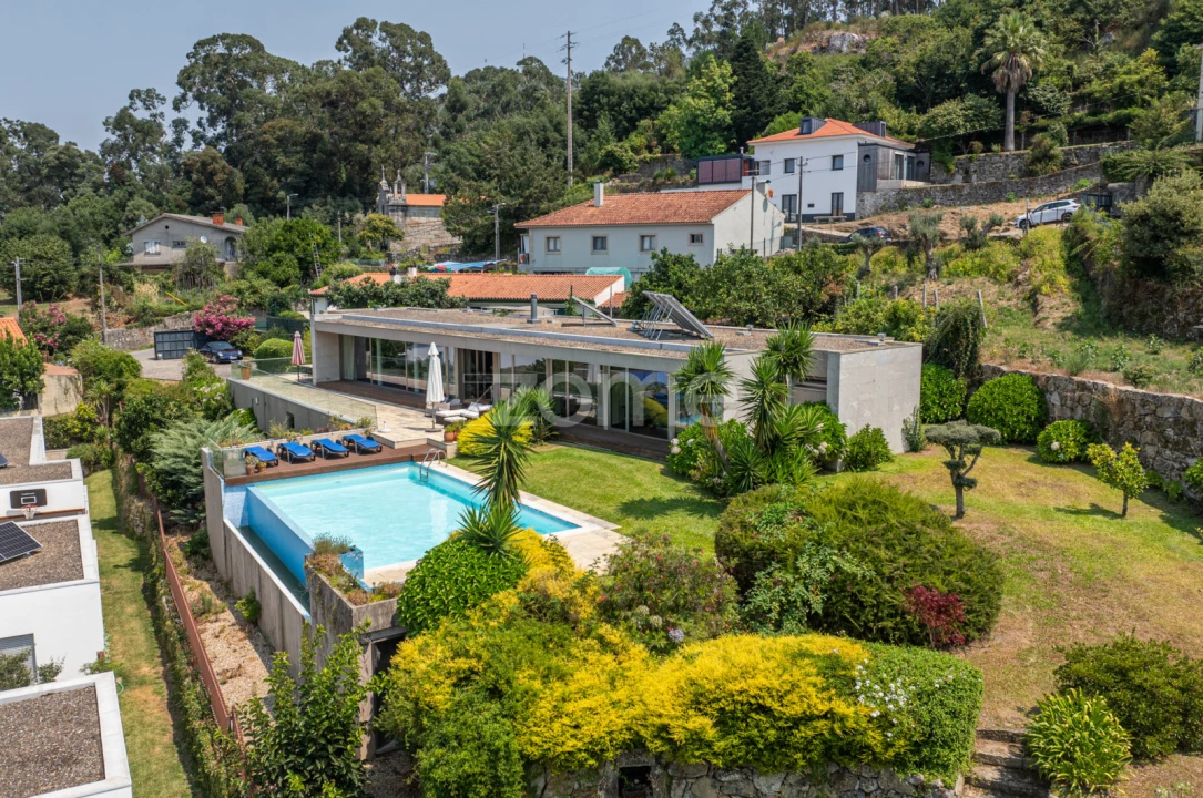 Moradia T5 para Venda em Lanhelas Foto 7