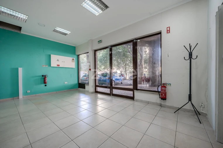 Negócio para Venda em Algés, Linda-A-Velha e Cruz Quebrada-Dafundo Foto 4