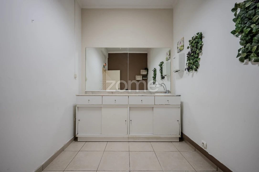 Negócio para Venda em Algés, Linda-A-Velha e Cruz Quebrada-Dafundo Foto 15