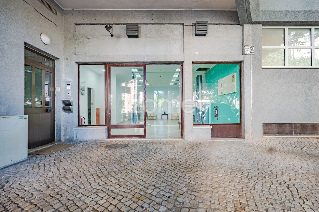 Negócio para Venda em Algés, Linda-A-Velha e Cruz Quebrada-Dafundo Foto 2