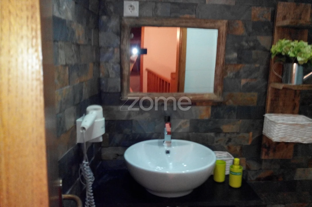 Moradia T3 para Venda em Benfeita Foto 6