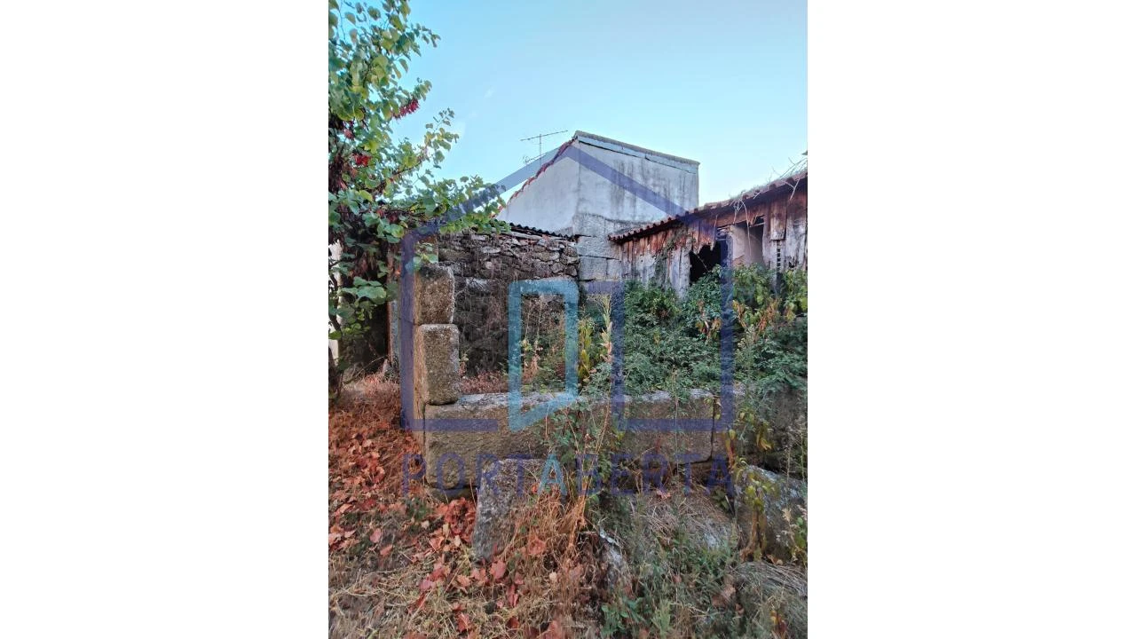 Moradia T2 para Venda em Santo Estêvão Foto 17