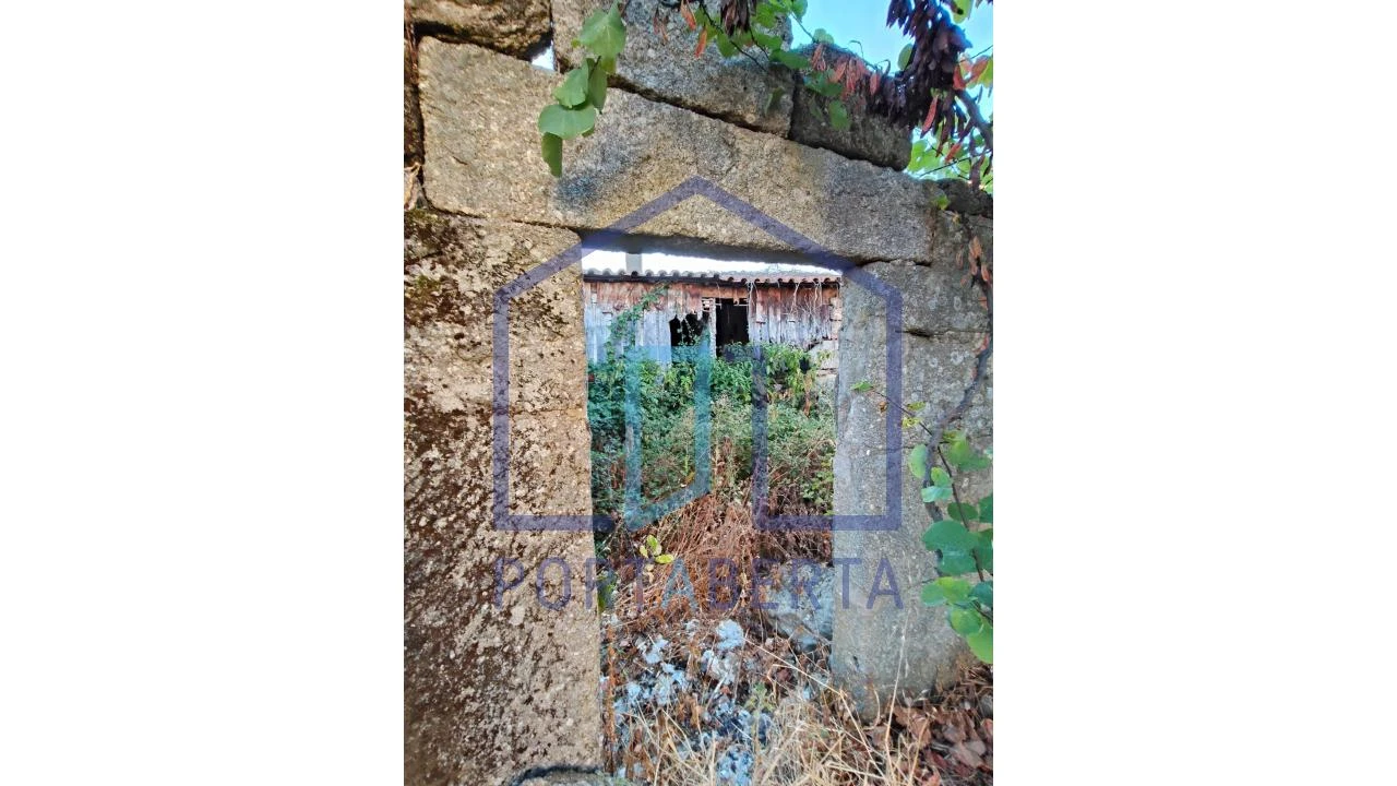 Moradia T2 para Venda em Santo Estêvão Foto 18