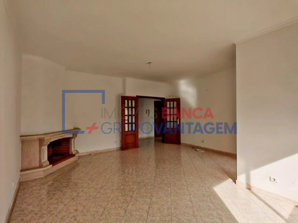 Apartamento T4 para Venda em Marvila, Ribeira Santarém, São Salvador, São Nicolau Foto 1