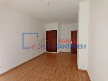 Apartamento T4 para Venda em Marvila, Ribeira Santarém, São Salvador, São Nicolau