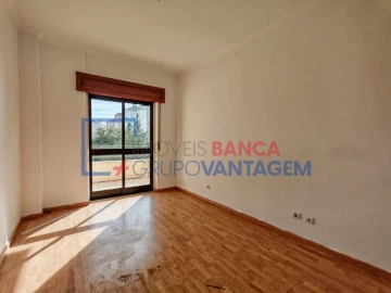 Apartamento T4 para Venda em Marvila, Ribeira Santarém, São Salvador, São Nicolau