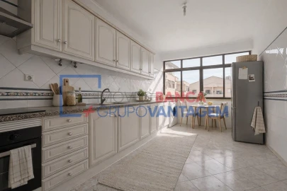 Apartamento T4 para Venda em Marvila, Ribeira Santarém, São Salvador, São Nicolau