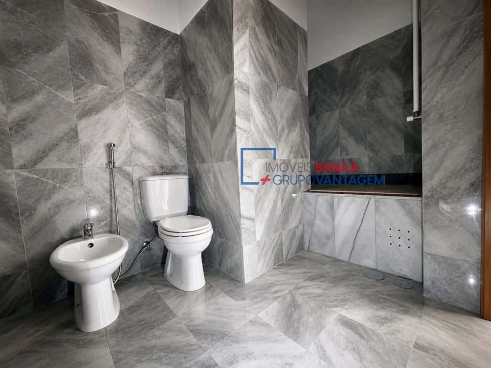Apartamento T2 para Venda em Oliveira do Douro Foto 14