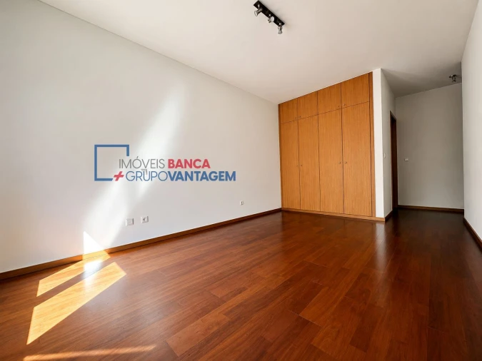 Apartamento T2 para Venda em Oliveira do Douro Foto 11