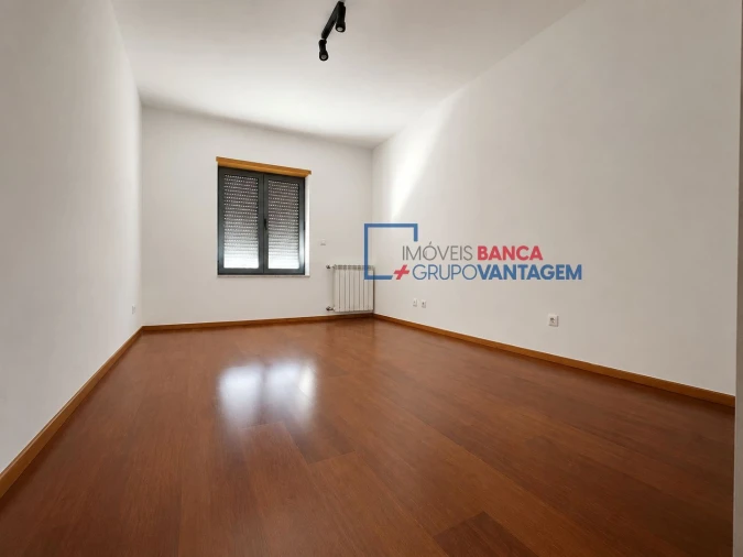 Apartamento T2 para Venda em Oliveira do Douro Foto 17