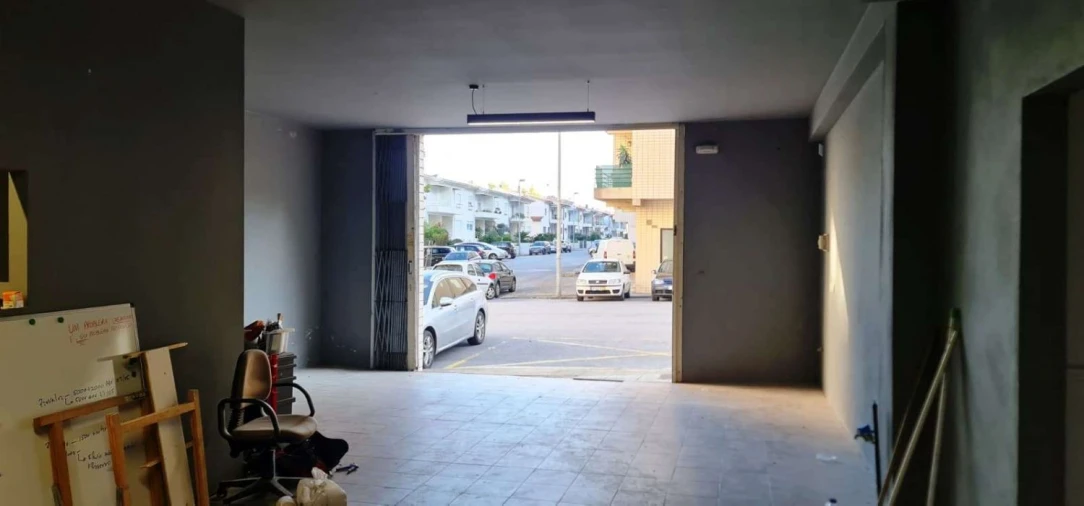 Loja para Arrendamento em Lomar e Arcos Foto 19