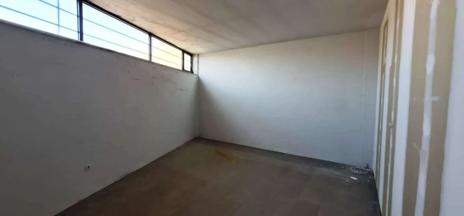 Loja para Arrendamento em Lomar e Arcos Foto 8