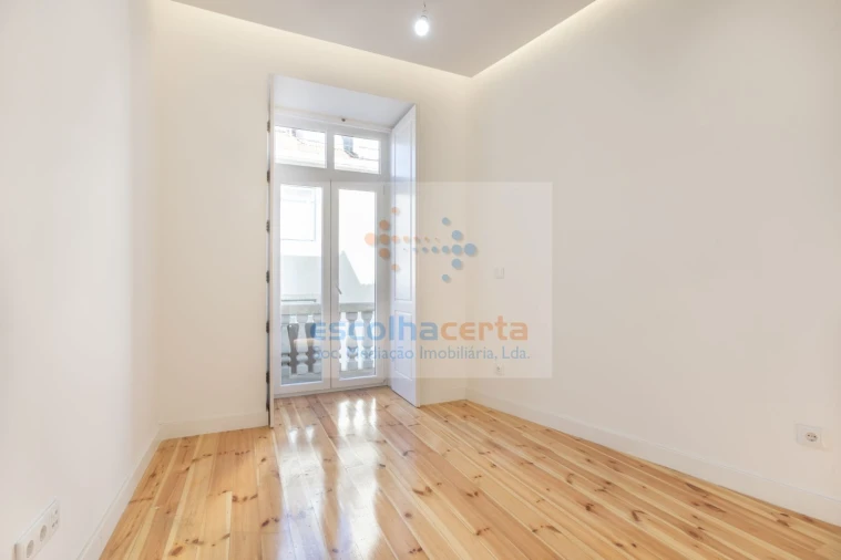 Apartamento T4 para Venda em Santo António Foto 6