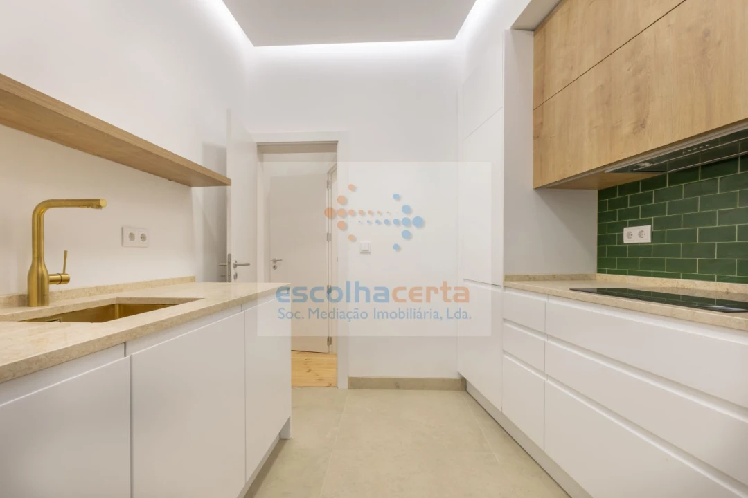 Apartamento T4 para Venda em Santo António Foto 25