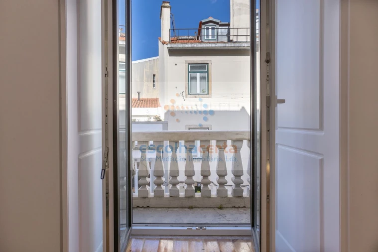 Apartamento T4 para Venda em Santo António Foto 28