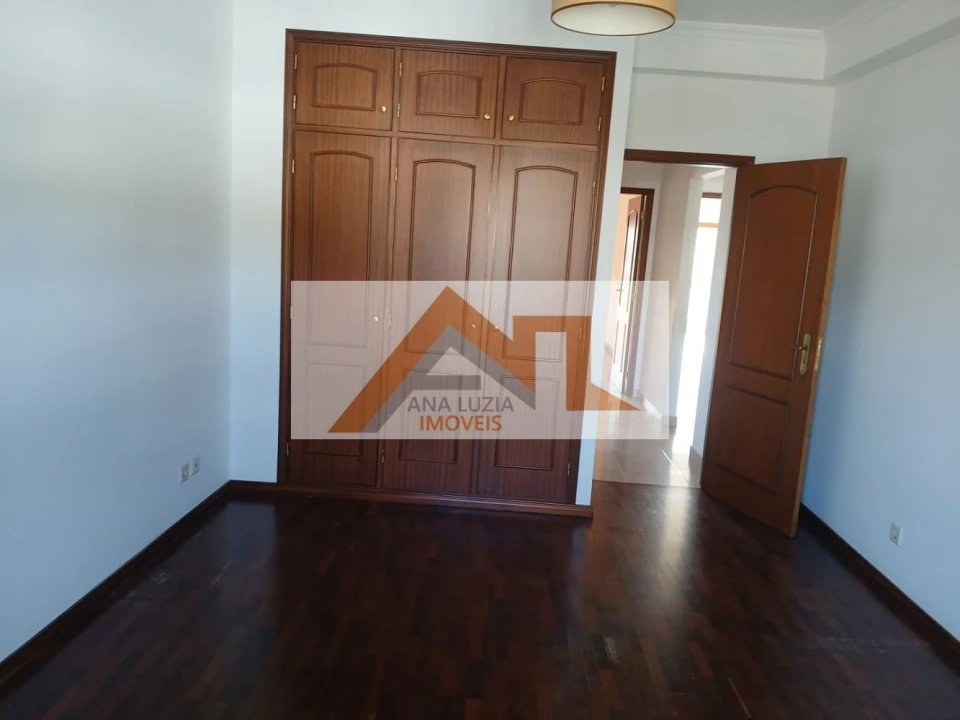 Apartamento T2 para Venda em Nazare Foto 5